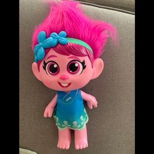 Hasbro DreamWorks Trolls World Tour Toddler Poppy Doll 2019 Kid Pink